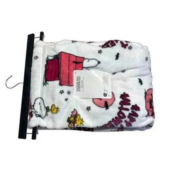 PEANUTS Snoopy Woodstock Halloween Throw Blanket 50x70 Boo Moon Bats - Picture 4 of 5